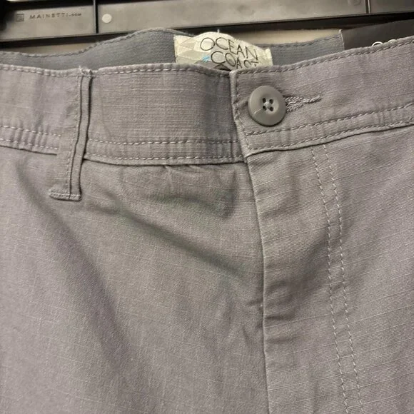 NWT Ocean & Coast Men’s Gray Flat Front Cargo Shorts Size 32. $49.50 - Picture 4 of 10
